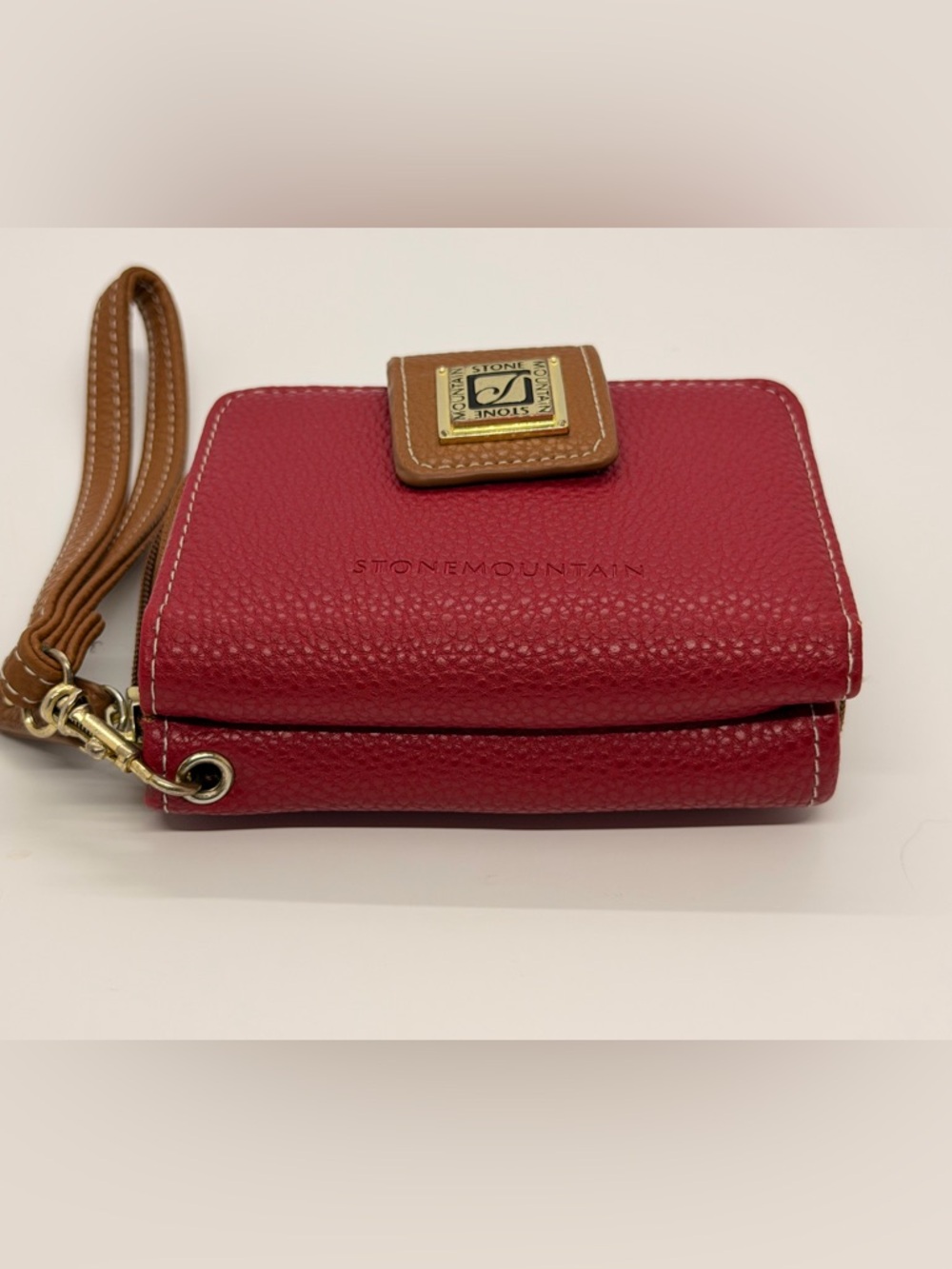 Stone Mountain Accessories Red Pebbled Leather Crossbody with Tan Trim
